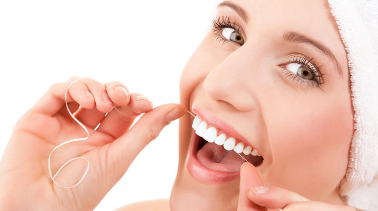 Igiene orale: spazzolini, scovolini e fili interdentali a confronto